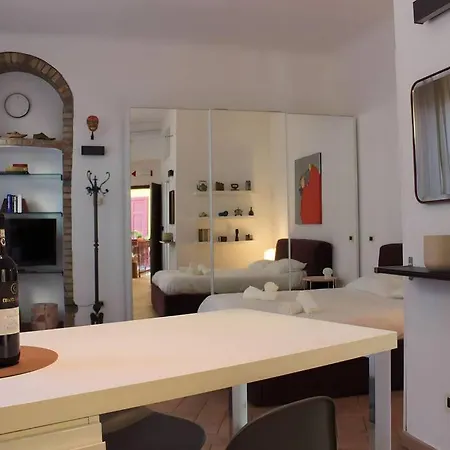 Romantica Cenisio Apartment *